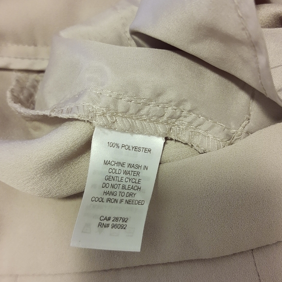 Belle Vere Capri Pants (Size 4)​ - Picture 2 of 5